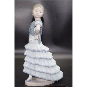 Lladro Young Flamenco Dancer Figurine - Handcrafted Porcelain Collectible